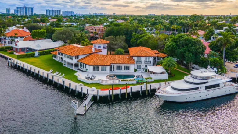 Why Are Luxury Villas in Miami the Ultimate Choice for High-End Travelers?