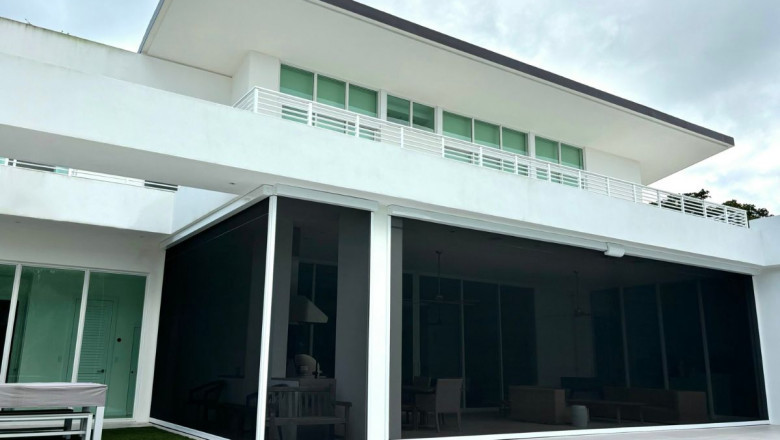 How Hurricane Protection Screens Save on Insurance in 2025