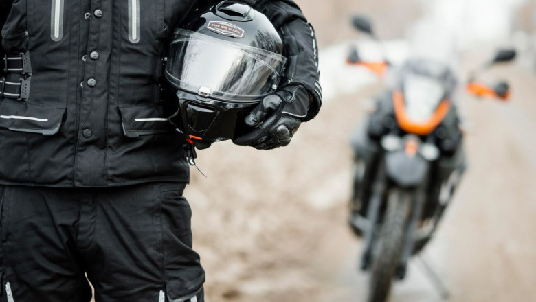 Top Tips for Buying the Best Motorcycle Gloves for Any Weather