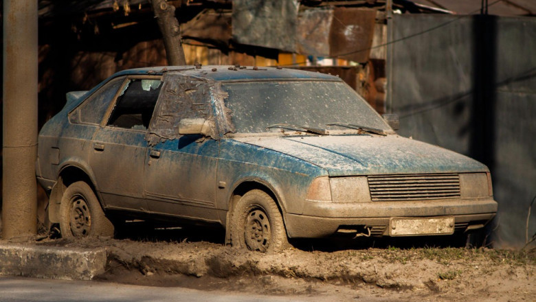How Junk Cars Impact the Environment and Why Responsible Selling Matters